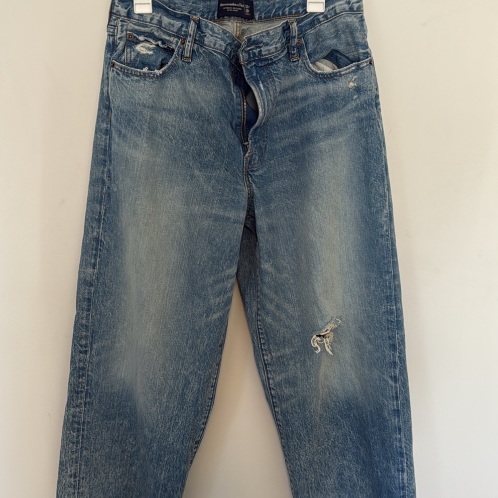 Abercrombie & Fitch Relaxed Fit Jeans - Light Blue